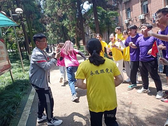 太阳成集团tyc33455cc:心向党 奋力跑2.jpg 太阳成集团tyc33455cc:心向党 奋力跑2.jpg